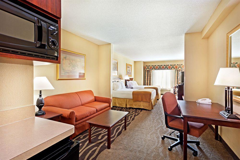 Hotel Express & By Ihg 2*
