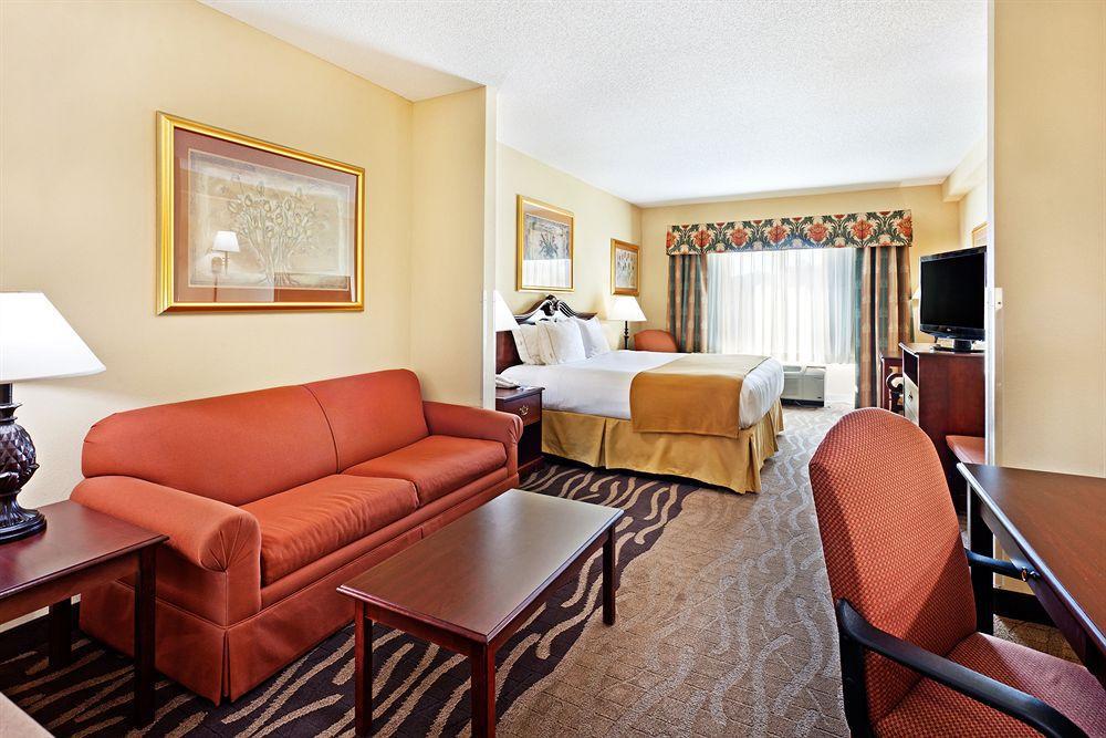 Express & By Ihg