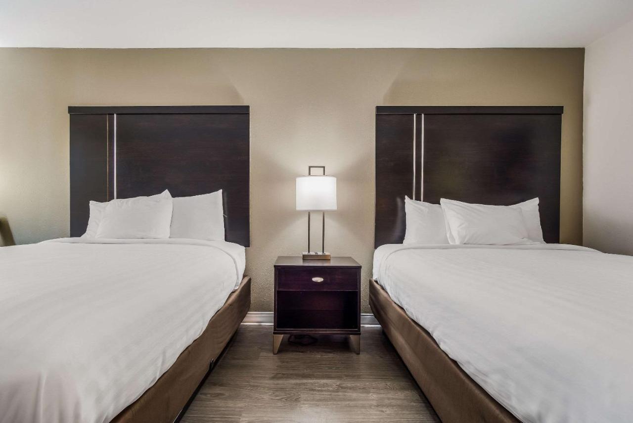 Clarion & Otel 2*