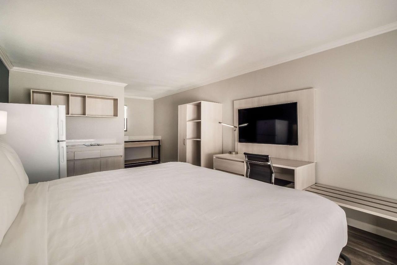 Mainstay Hotel