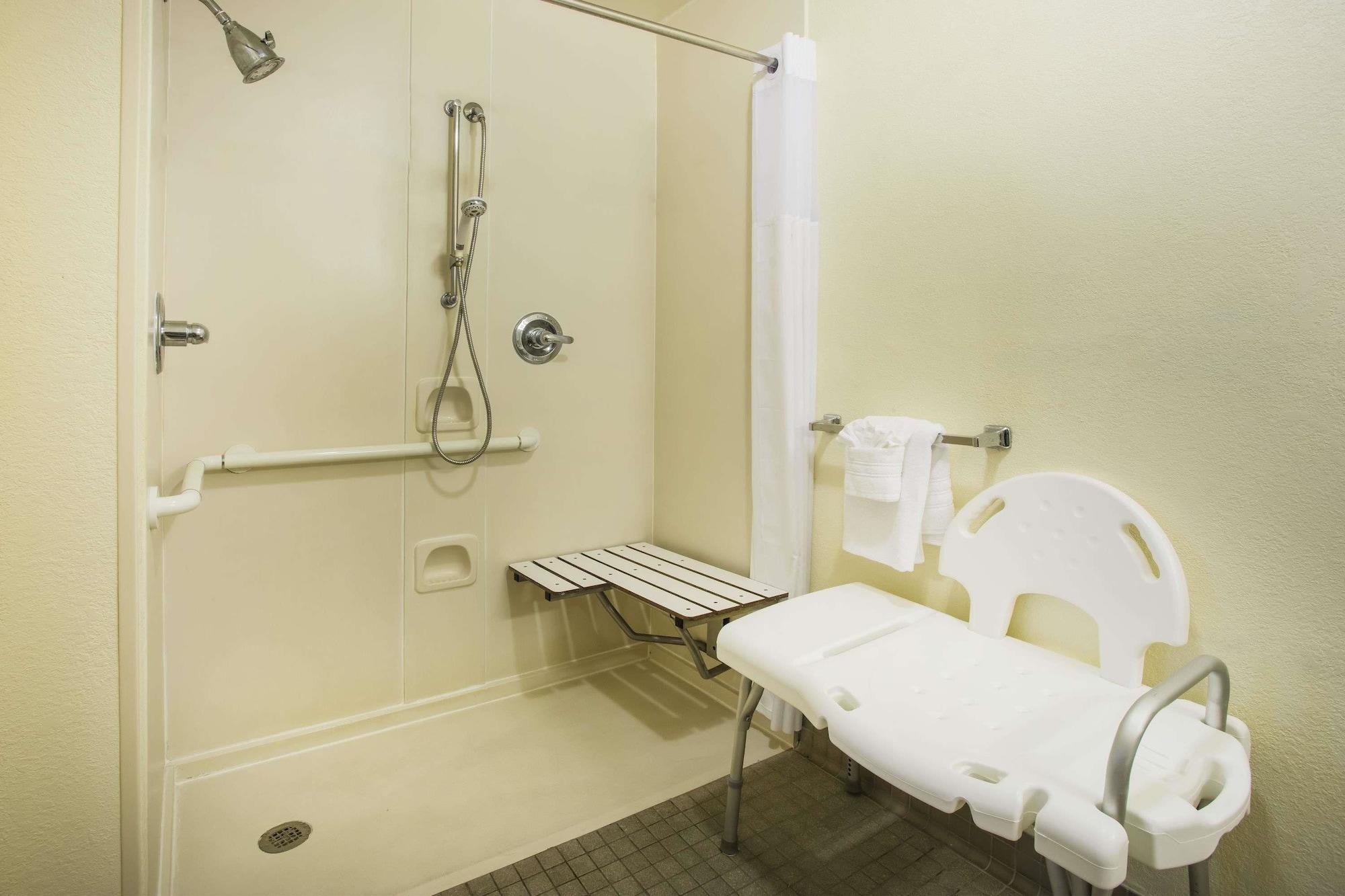 Hotel Days By Wyndham Near Civic Center 3*