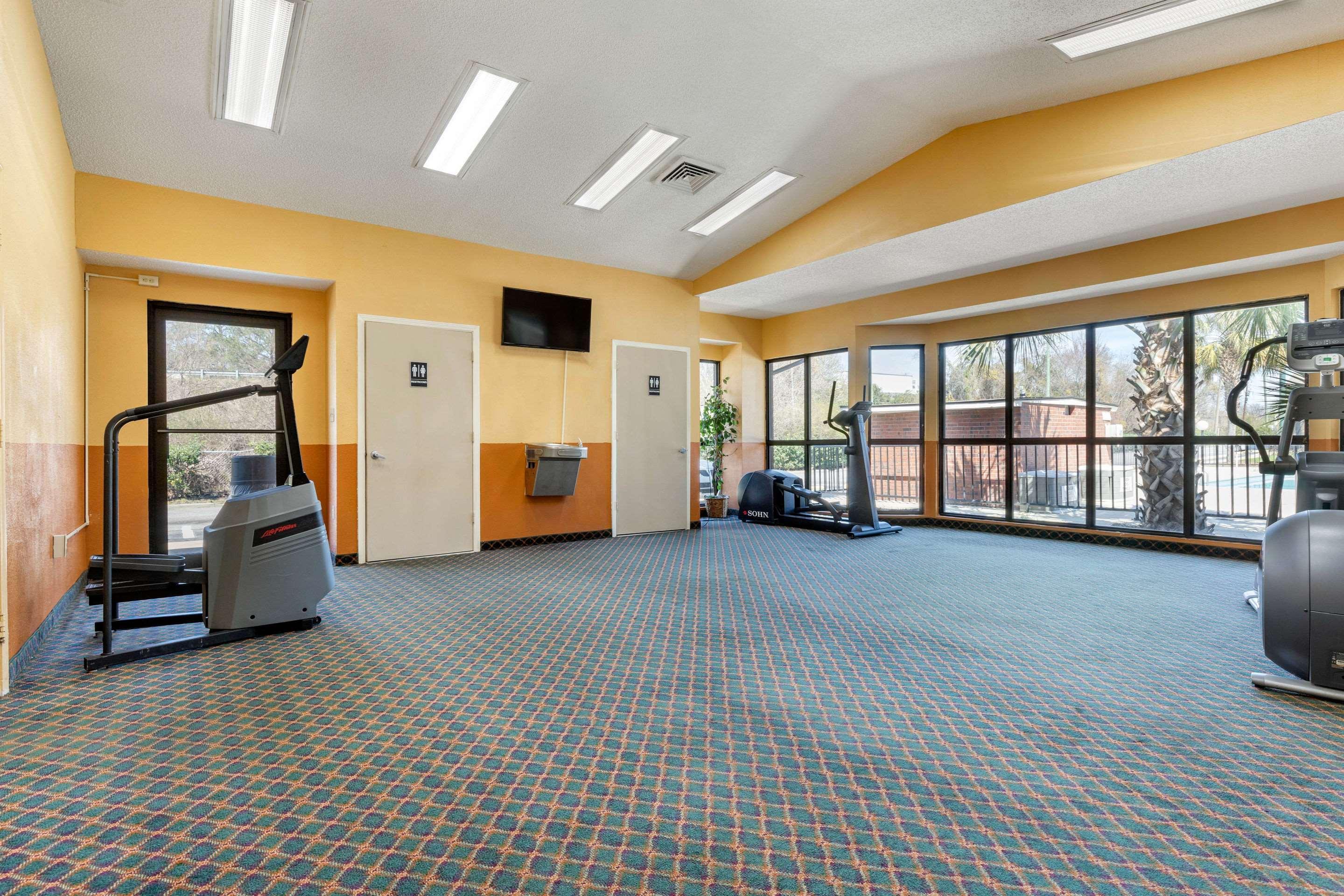 Econo Lodge *