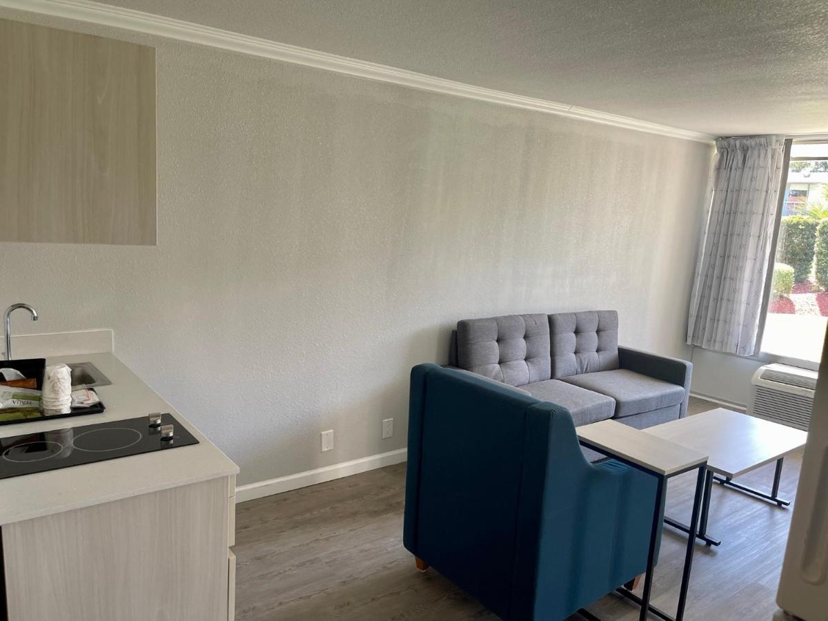 Hotel Mainstay 2*
