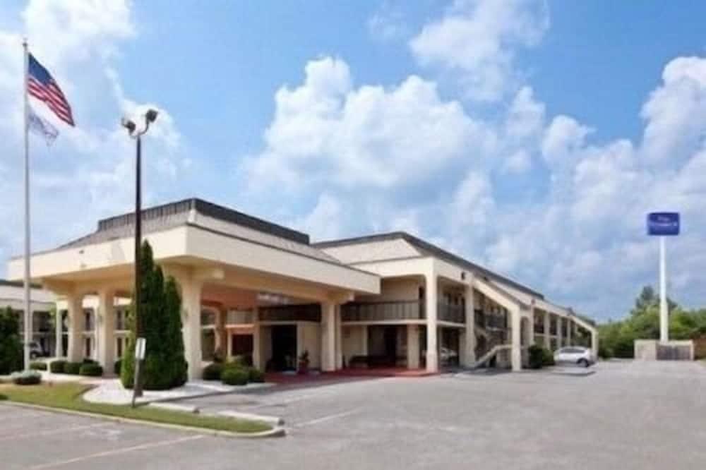 Hotel Baymont &