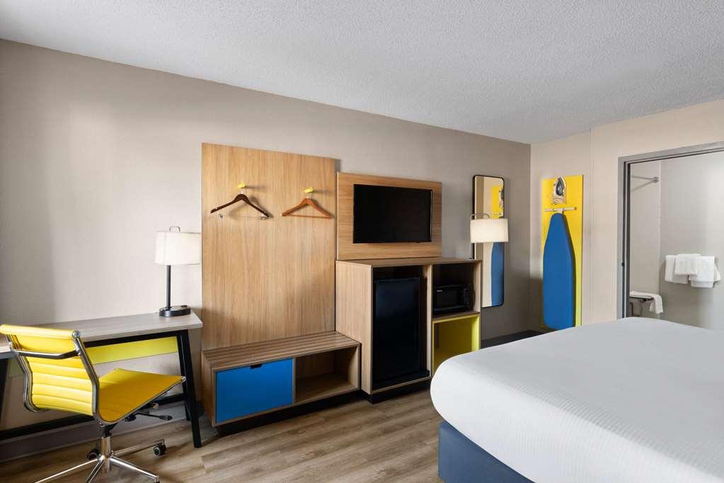 Days By Wyndham Near Civic Center Hotel Florence