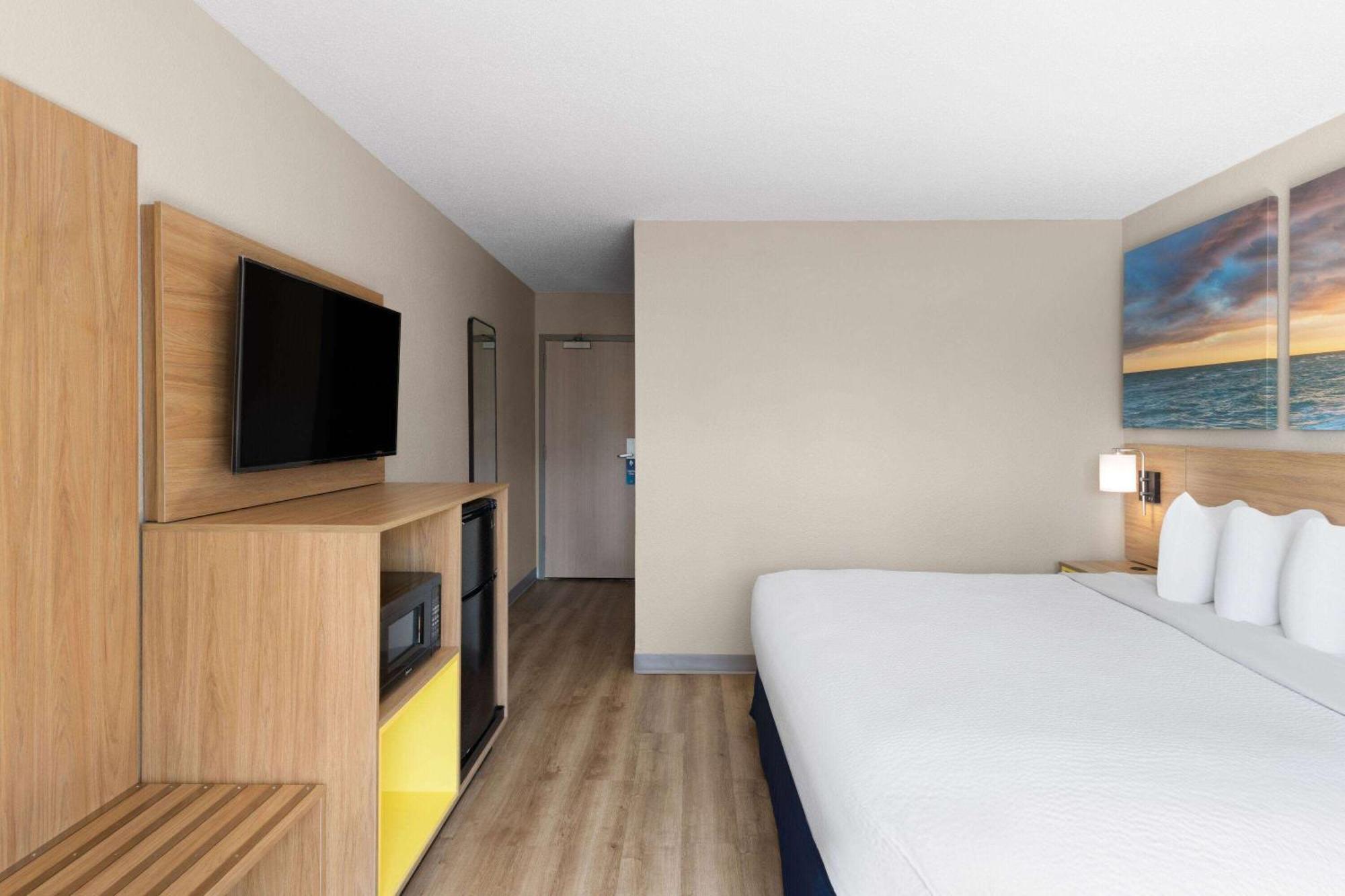 Hotel Days By Wyndham Near Civic Center Florence