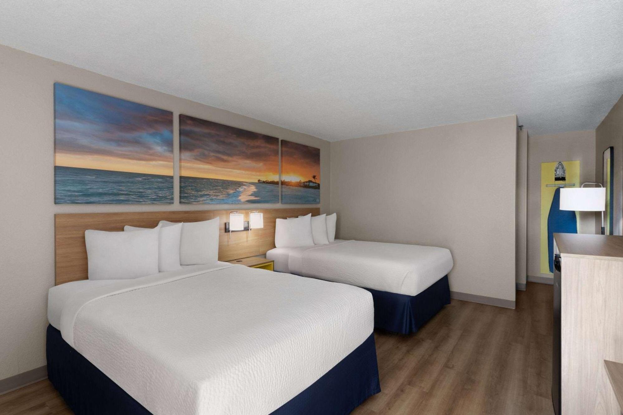 Hotel Days By Wyndham Near Civic Center Florence