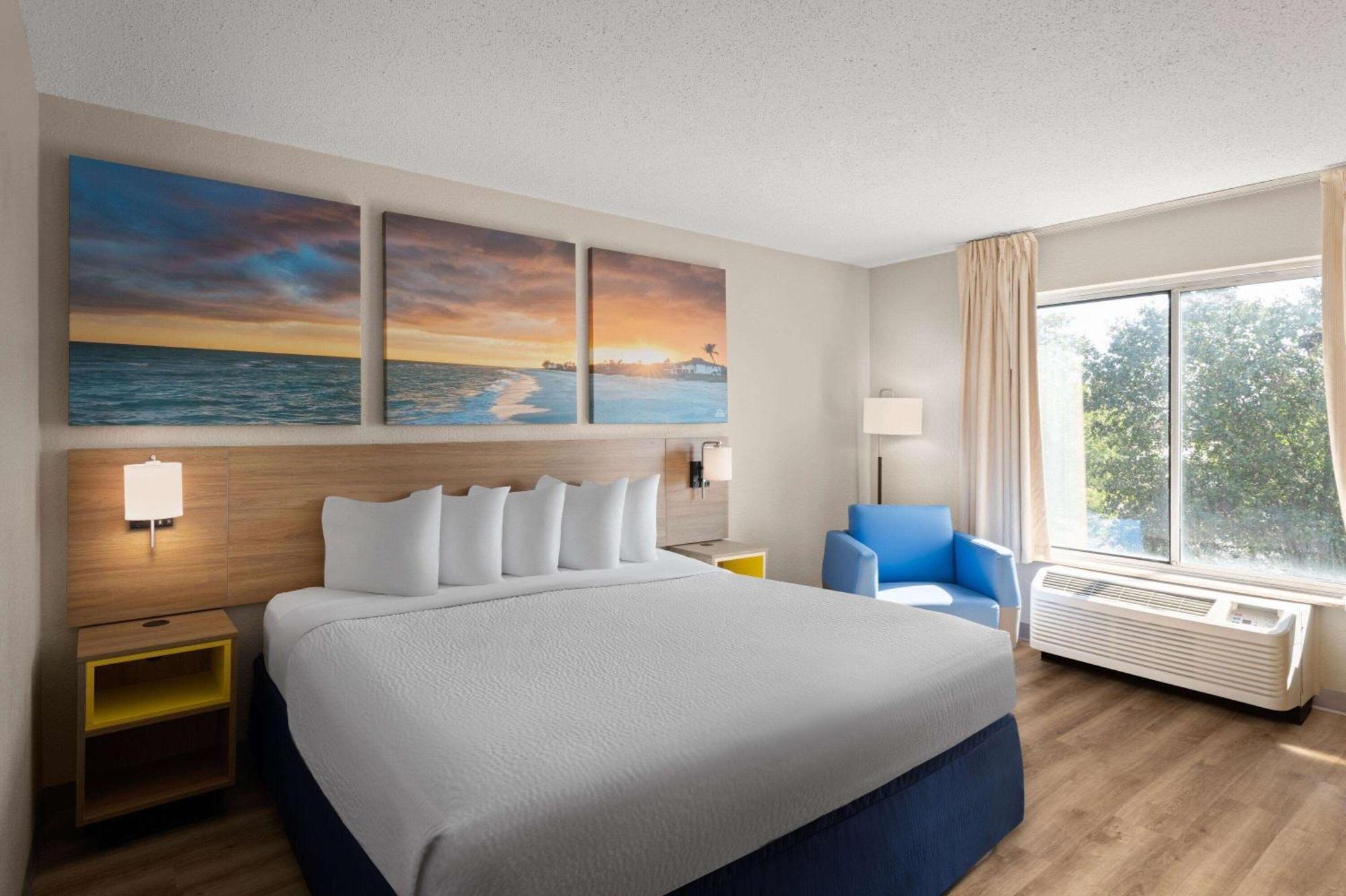 Hotel Days By Wyndham Near Civic Center