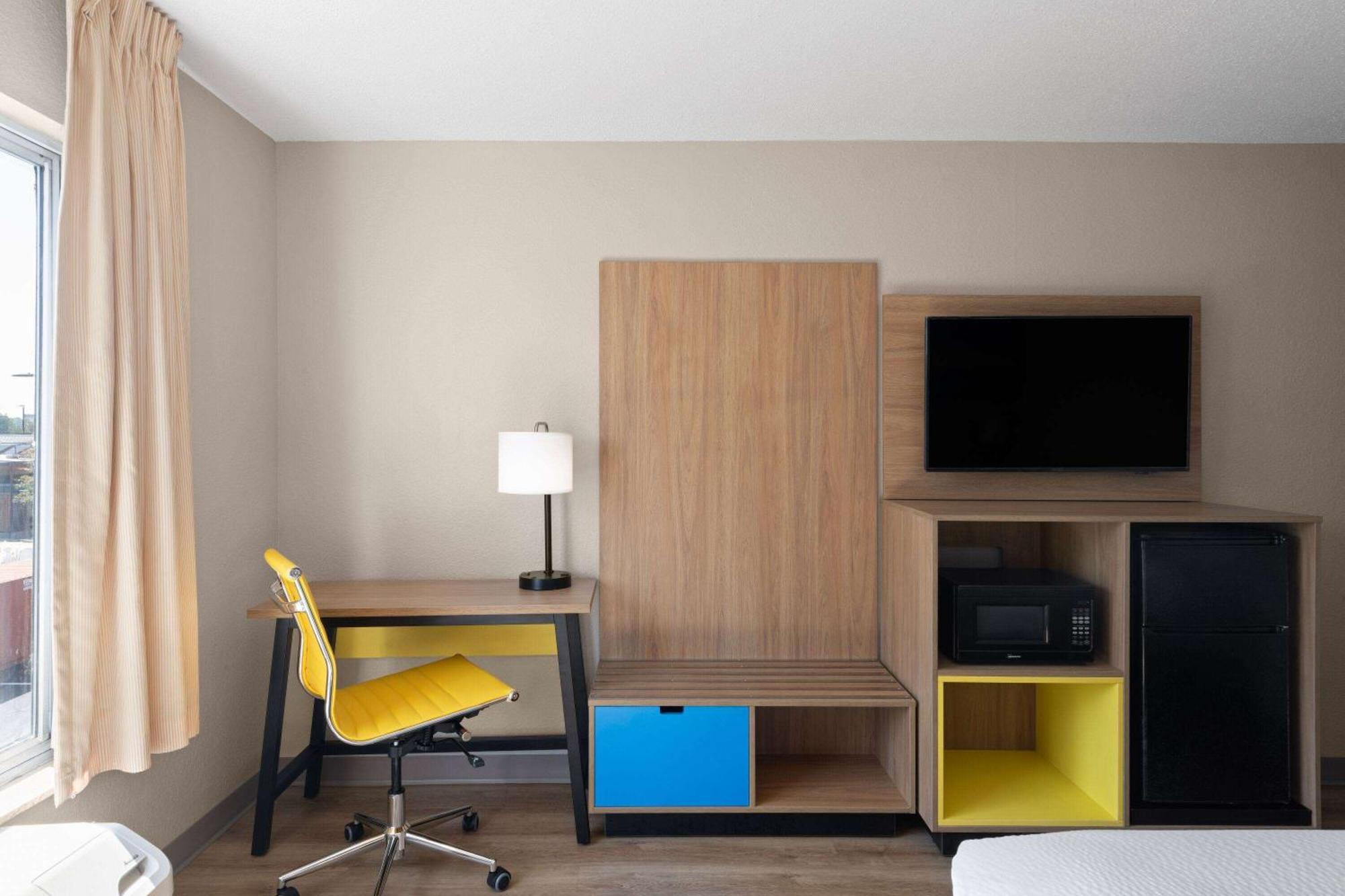 Hotel Days By Wyndham Near Civic Center Florence