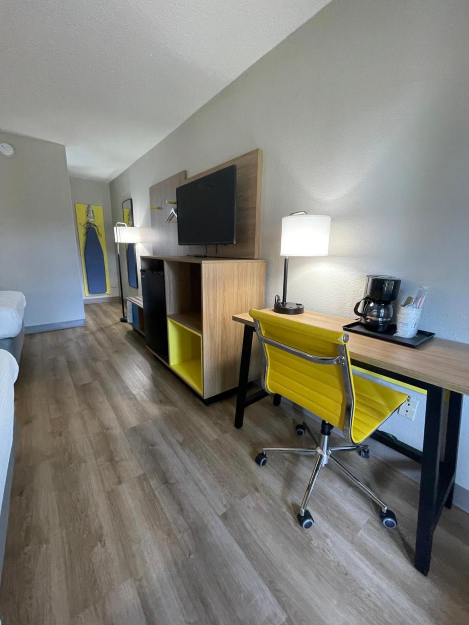 Hotel Days By Wyndham Near Civic Center 3*