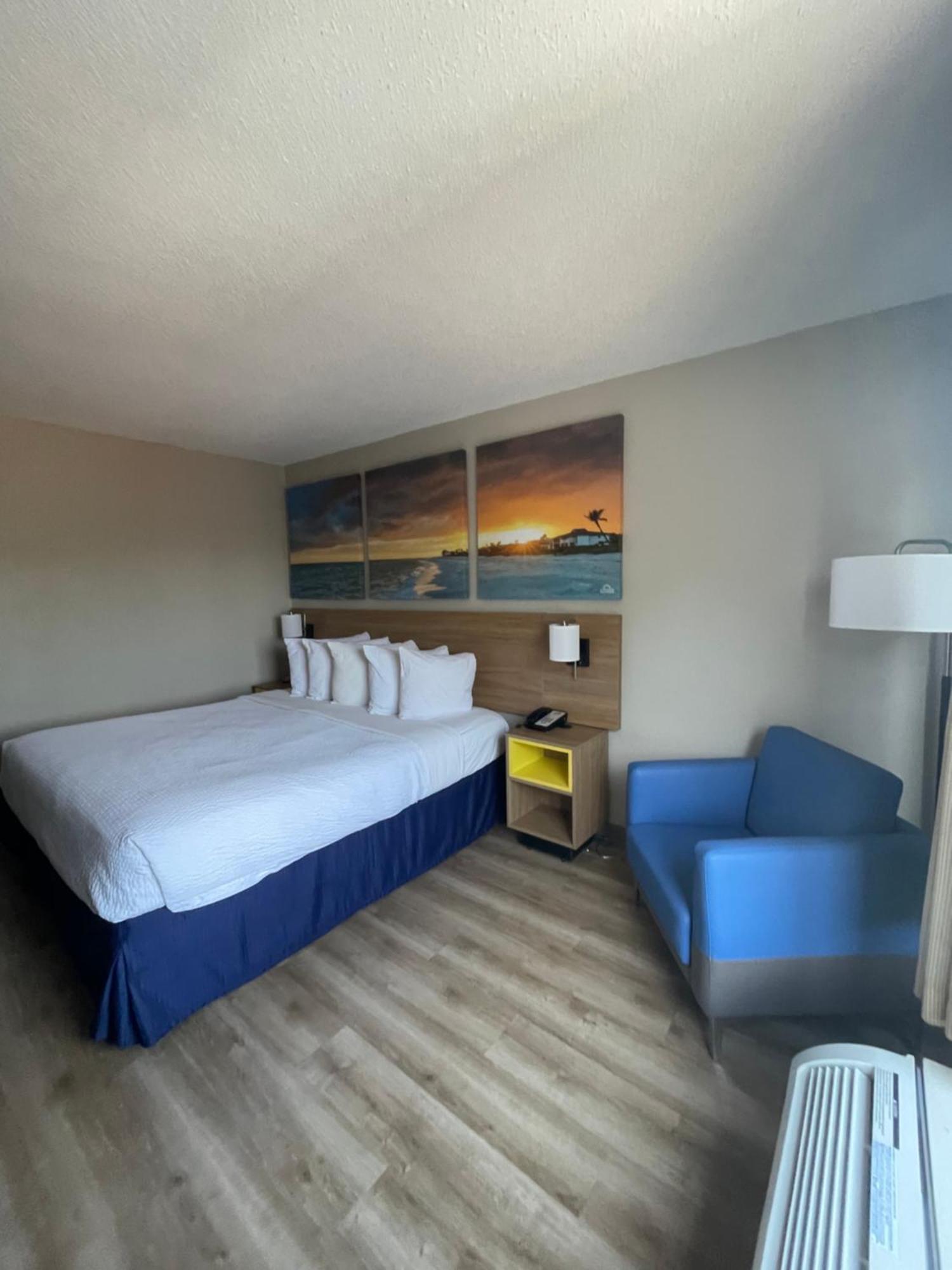 Hotel Days By Wyndham Near Civic Center Florence