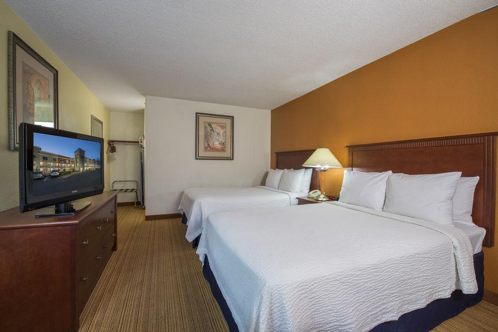 Days By Wyndham Near Civic Center 3* Florence