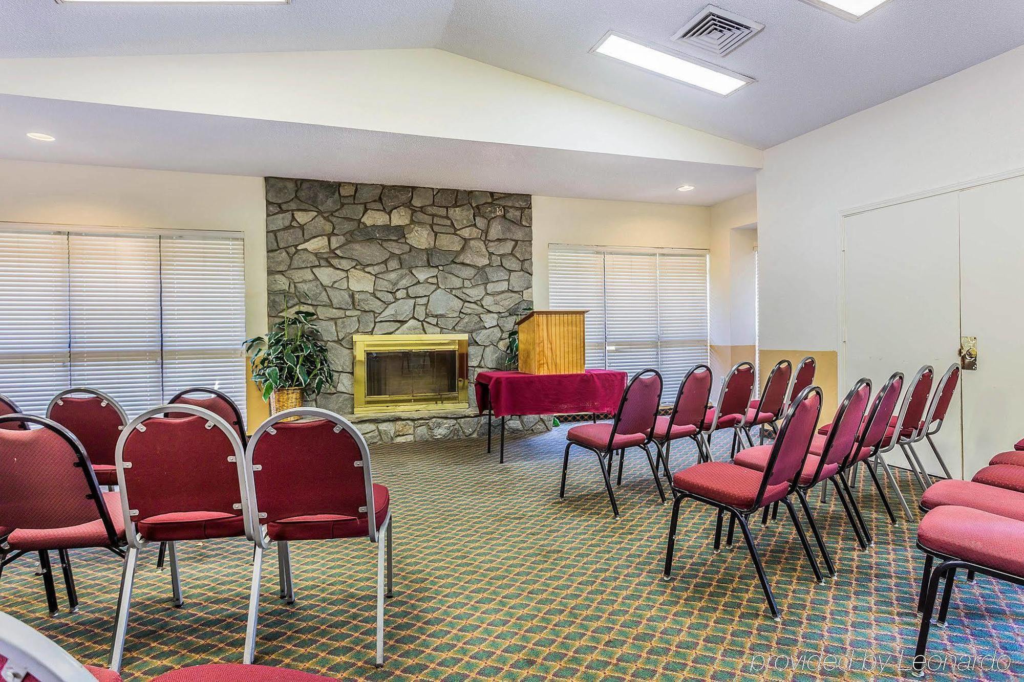 Econo Lodge *