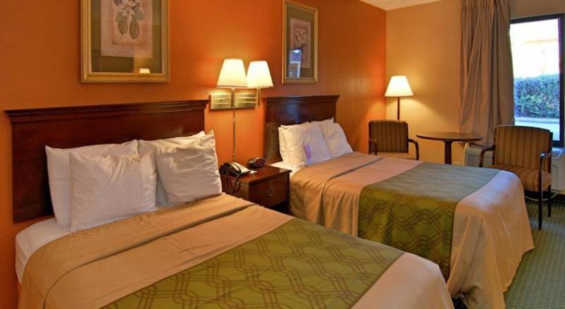 Econo Lodge *